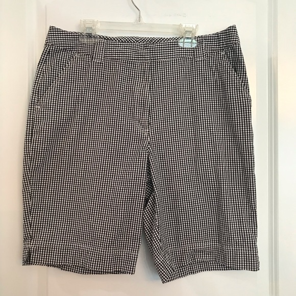 Black and white Bermuda shorts - Picture 1 of 3